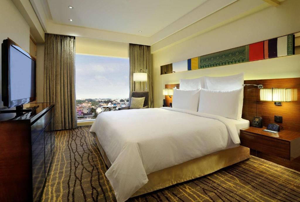 Hilton, Chennai Badroom