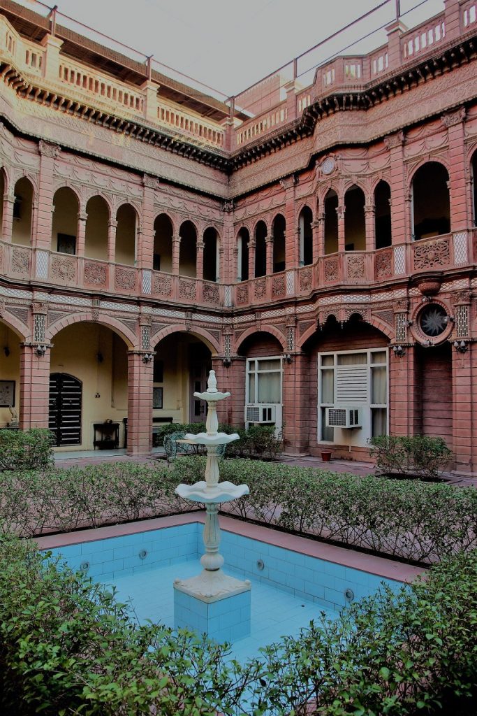 Hotel Bhanwar Niwas Bikaner fountain side