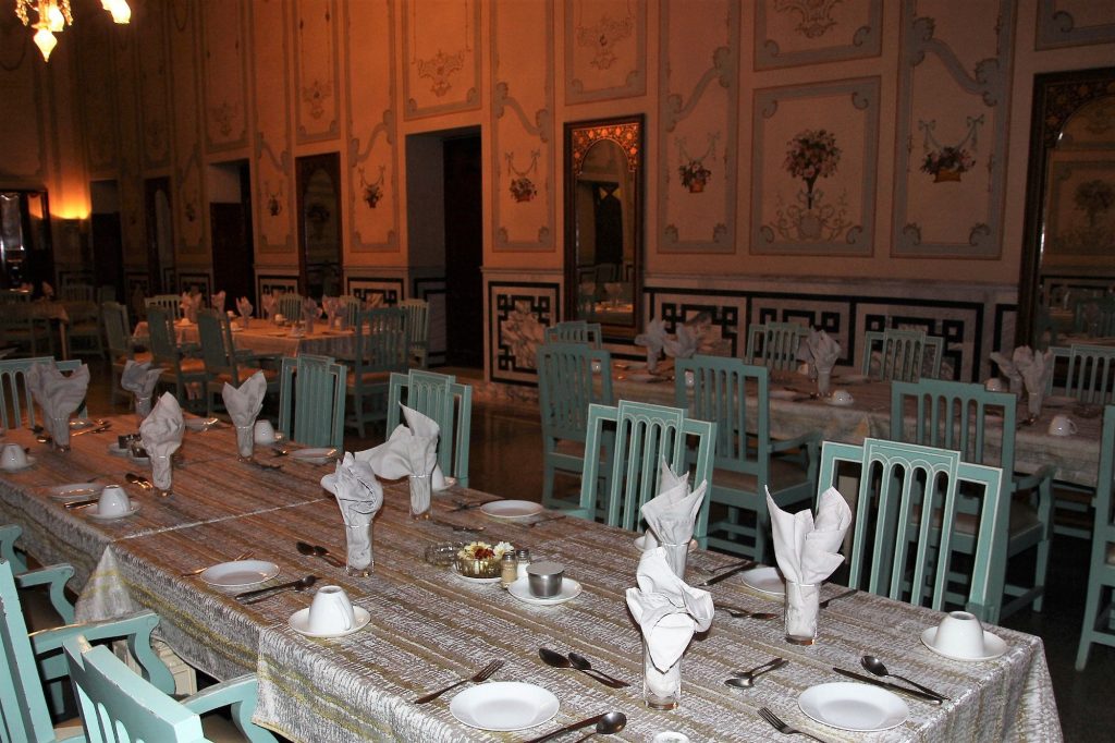 Hotel Bhanwar Niwas Bikaner lawn