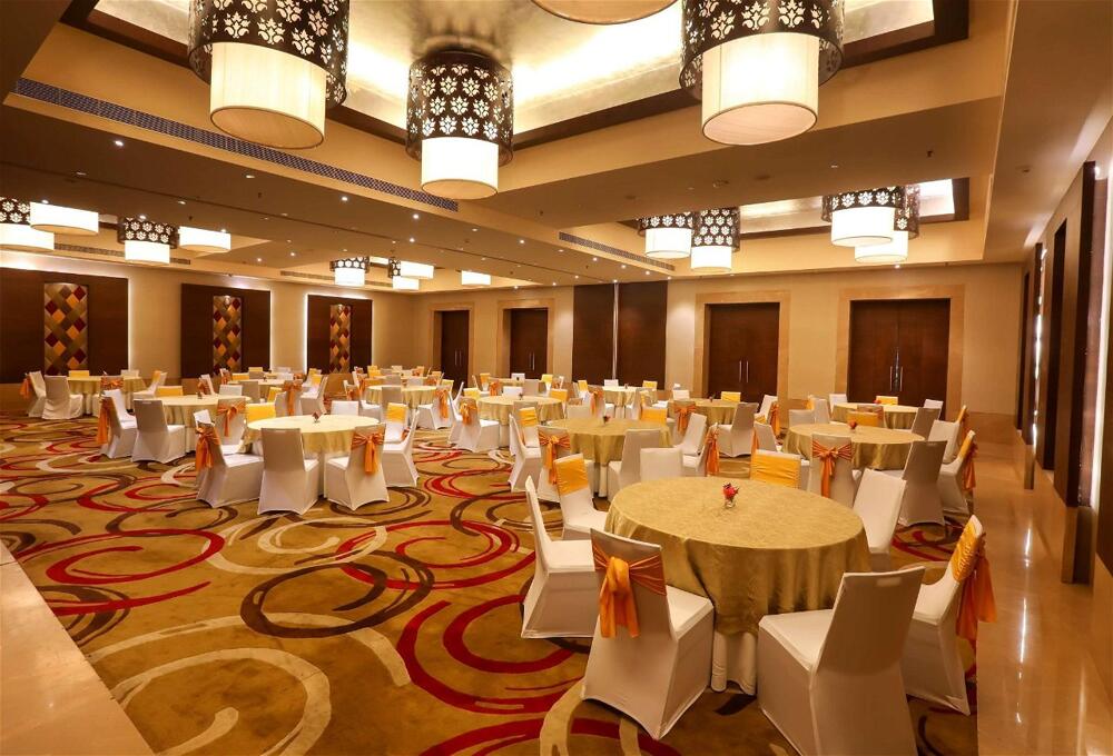 Radisson Blu Hotel, Chennai City Centre Dining Radisson Blu Hotel, Chennai City Centre Dining