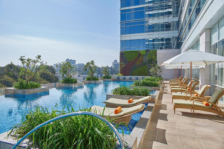 Shangri-La, Bangalore pool area