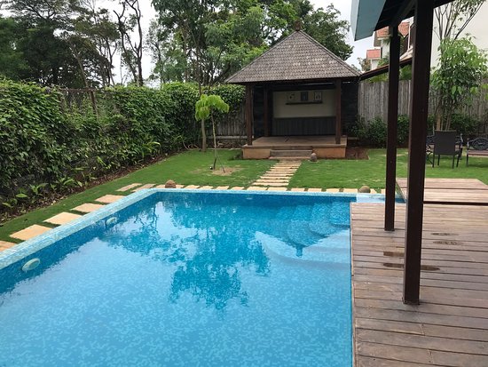 U Tropicana, Alibaug Pool
