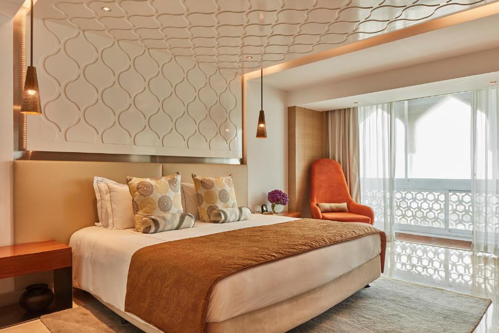 Taj Mahal Palace Hotel Bedroom View