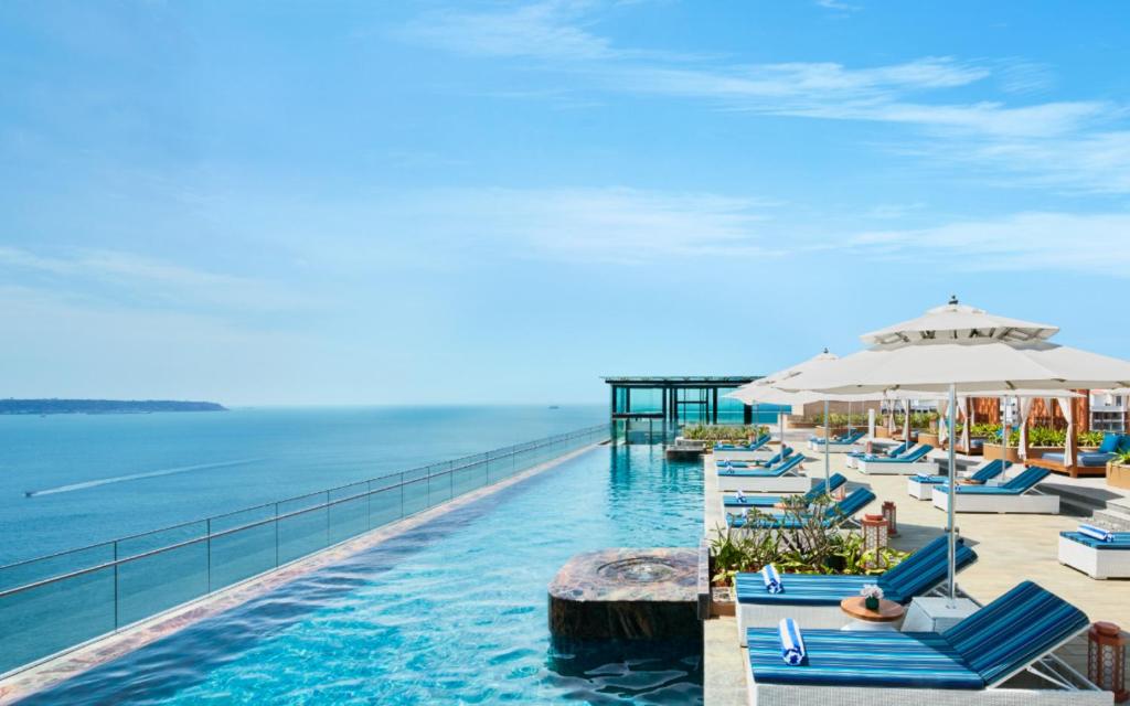Open Pool Area Open Pool Area