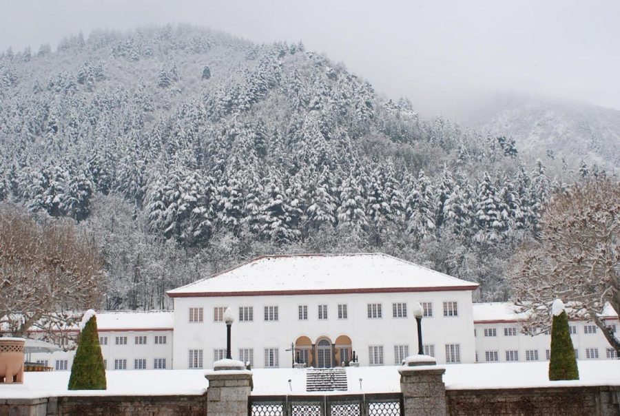 exterior view of the the lalit grand kashmir