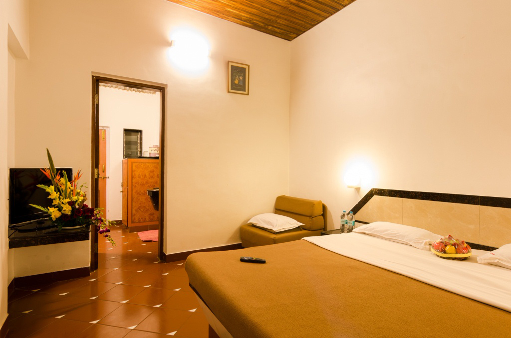 Dreamland Hotel, Mahabaleshwar Bedroom