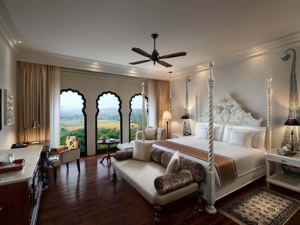 Fairmont, Jaipur Bedroom