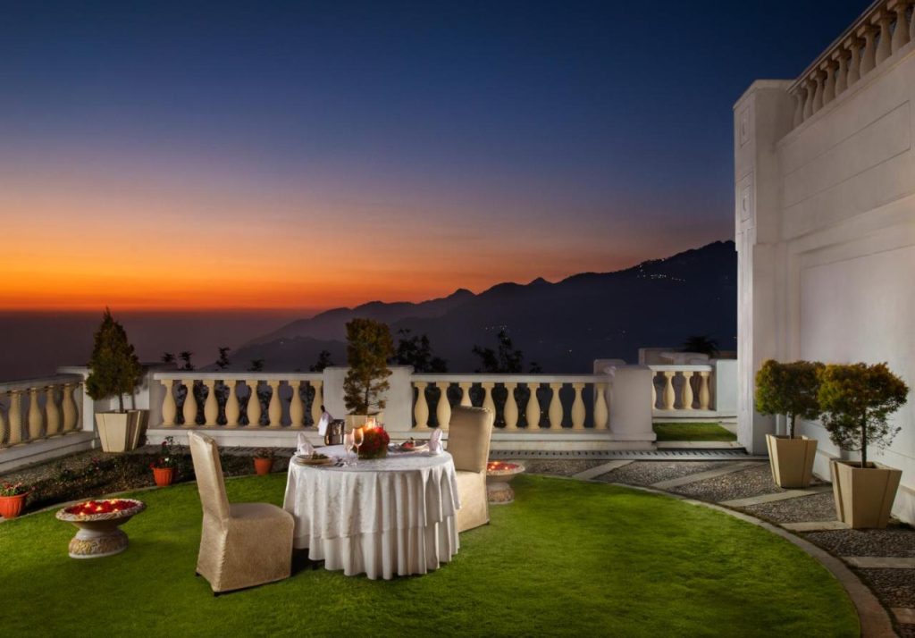 Jaypee Residency Manor- private dining Jaypee Residency Manor- private dining