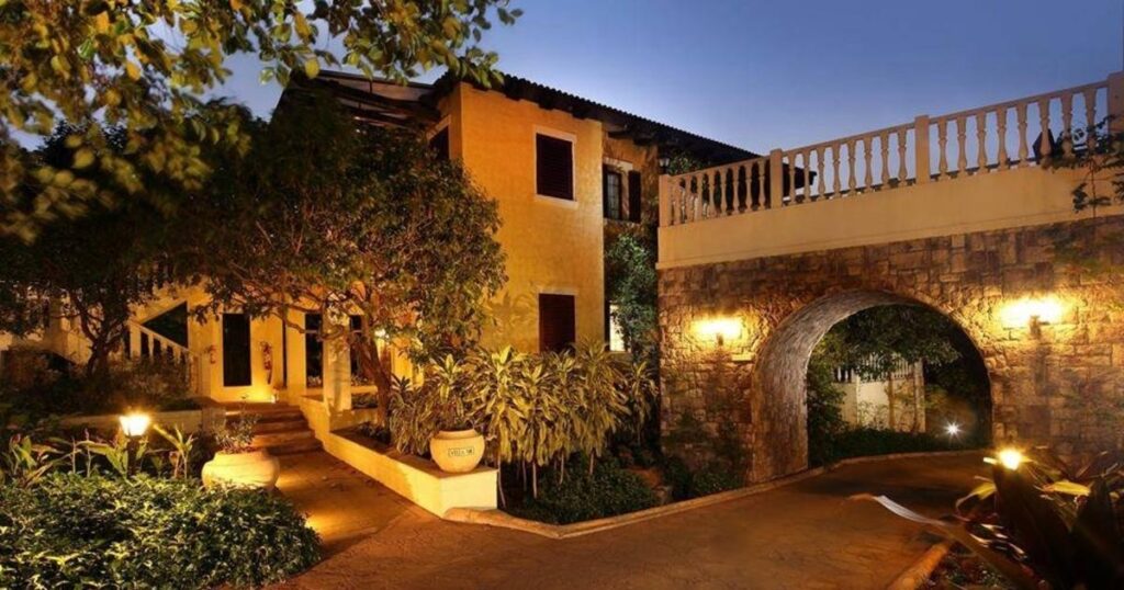 Le Meridien Mahabaleshwar Night View