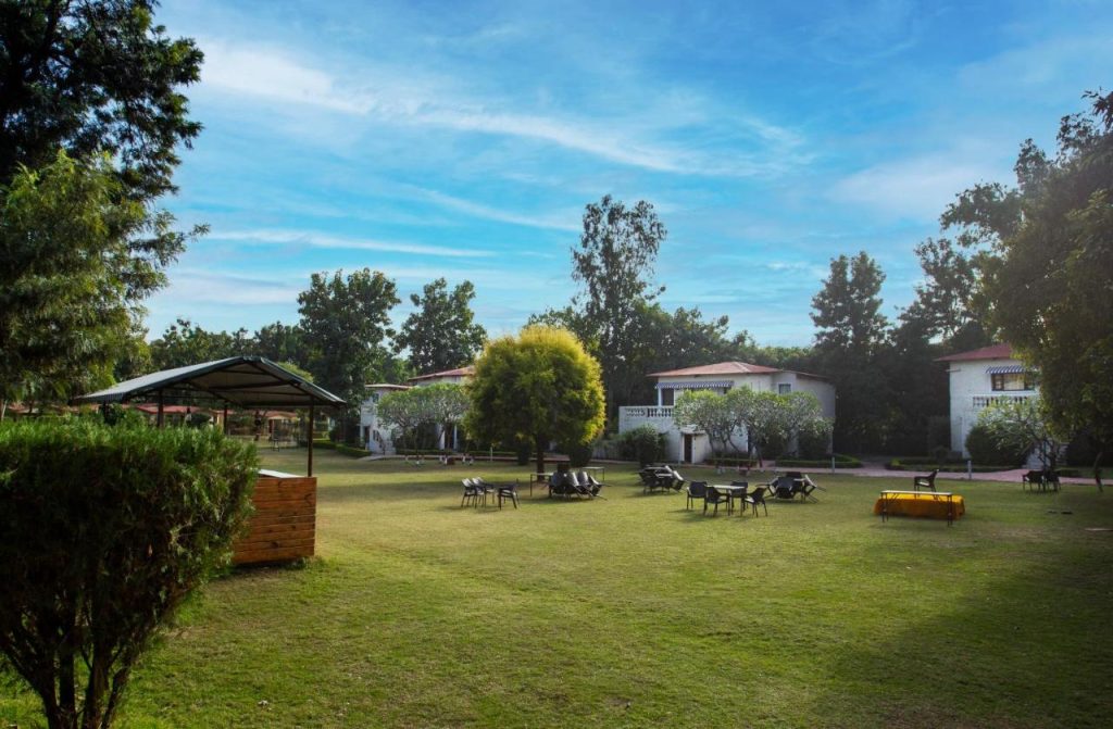 Manu Maharani Corbett Lawn