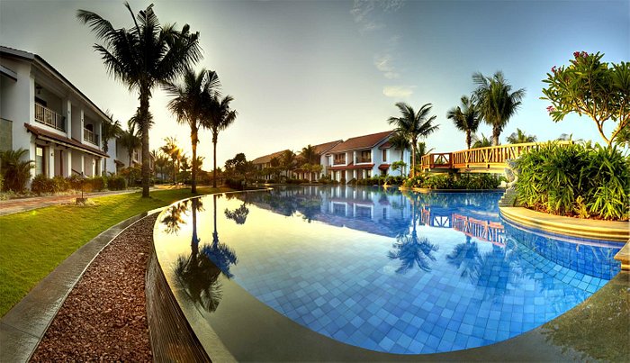 Pool Area of westin resort rishikesh