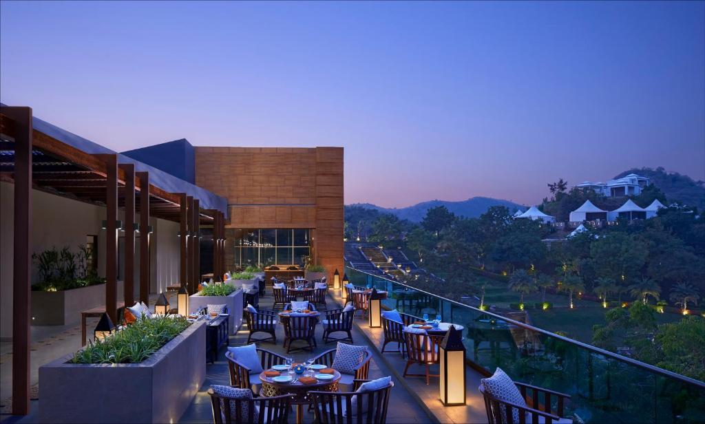 Taj Aravali Resort & Spa, Udaipur night View Taj Aravali Resort & Spa, Udaipur night View