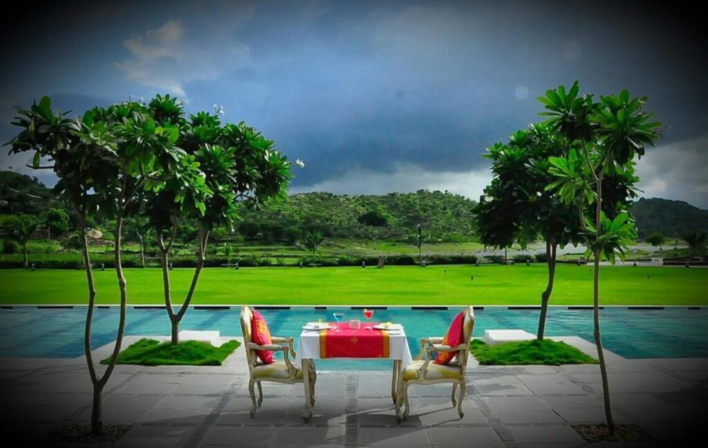 Tatasaarasa Resort, Udaipur Pool