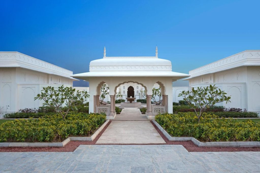 The Oberoi Sukhvilas Spa Resort Chandigarh Entrance