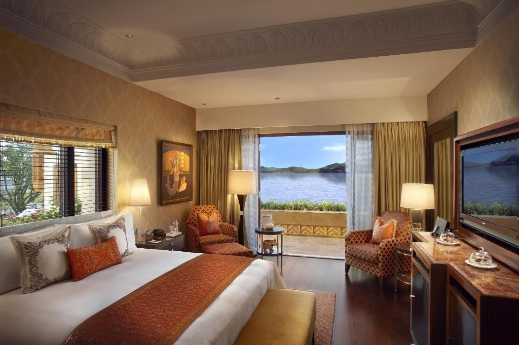 The leela palace Udaipur Bedroom The leela palace Udaipur Bedroom