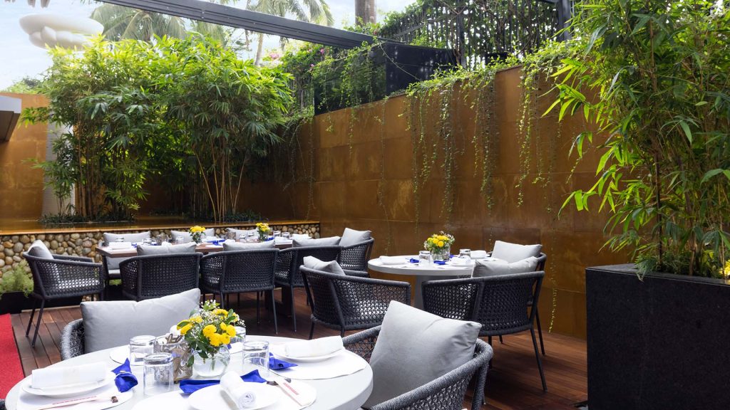 Trident Nariman Point, Mumbai- outdoor dining