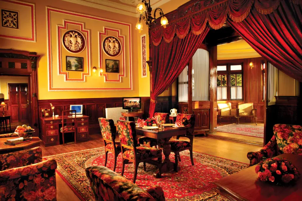 Welcomheritage Fernhills Ooty Room Welcomheritage Fernhills Ooty Room