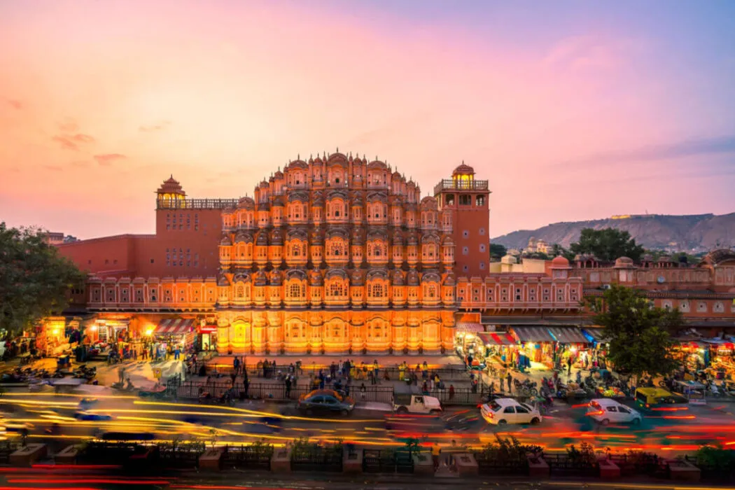 destination wedding jaipur hawamahal