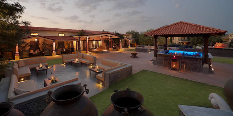 Royal-Retreat Resort Outside View