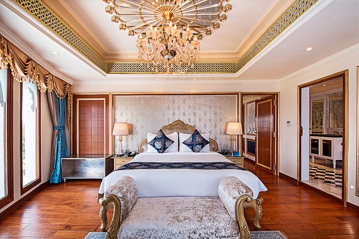 Radisson Blu Udaipur Bedroom