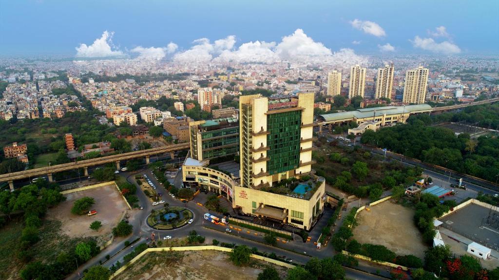 Crown Plaza View