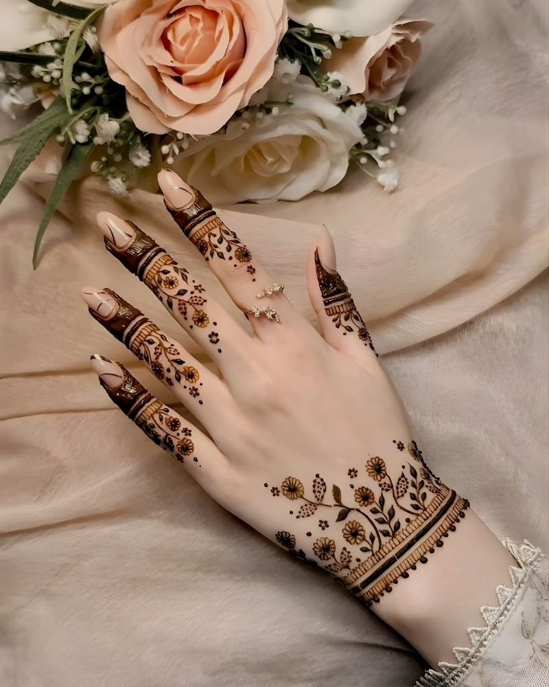 Back hand mehndi design styled like a bracelet