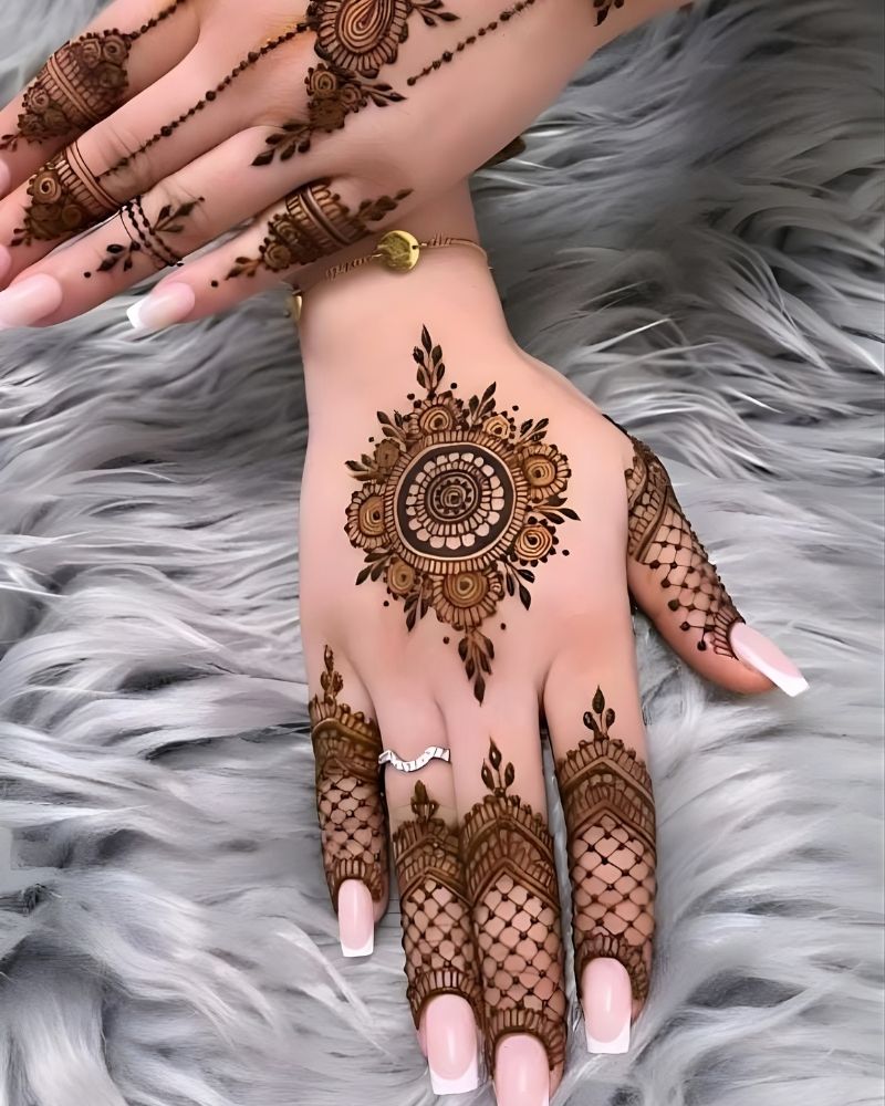 Easy Arabic mehndi design suitable for beginners