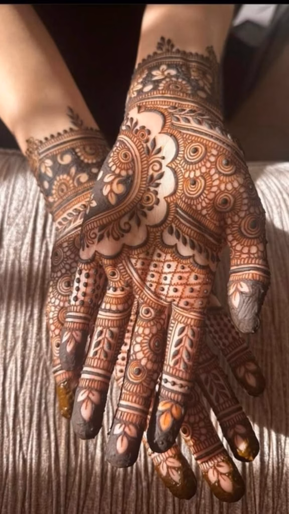 Minimal Mehndi Front Hand Amber Stain Golden Hour